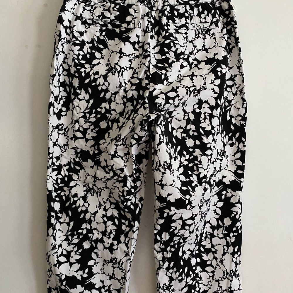 Capri pants